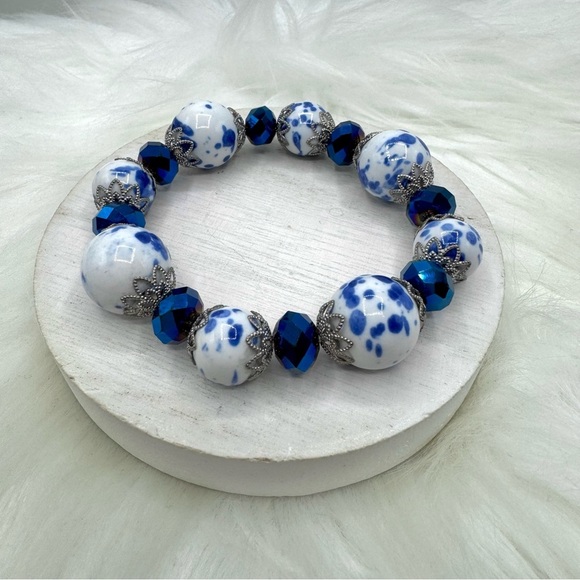 Large Beads Blue & White Statement Beaded Bracelet - Picture 7 of 7
